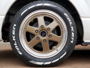 ハイエースバンディーゼル四駆　ベッドキット付き　車中泊