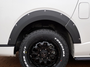 ハイエースバンディーゼル4WD　ベッド付き　車中泊
