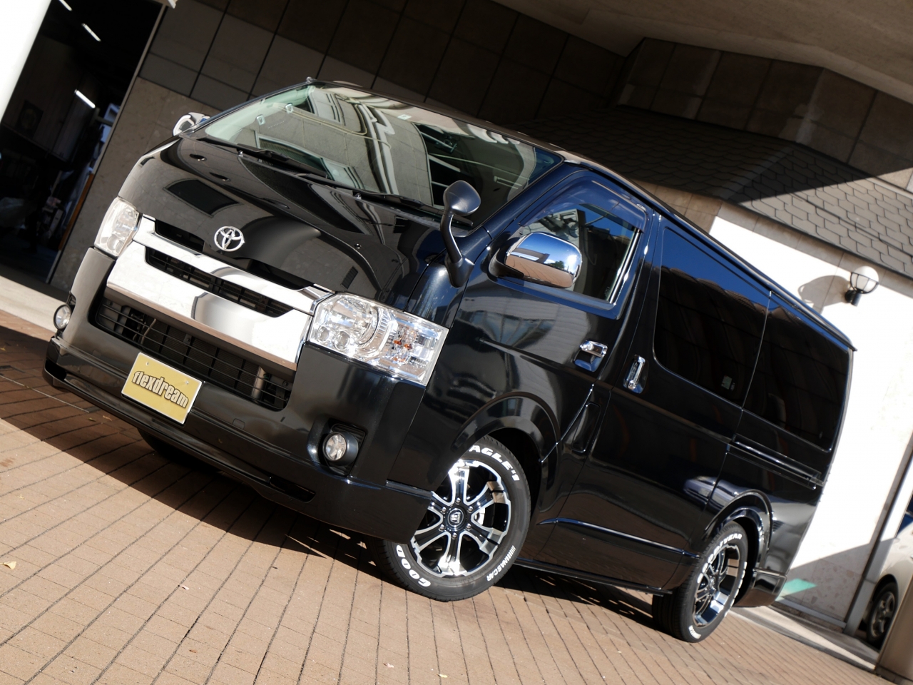 4型ハイエースSGL 3リッター、ディーゼル4WD ローダウン仕様 4型ハイエースSGL 3リッター、ディーゼル4WD ローダウン仕様