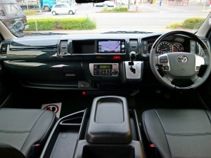 ハイエースワゴン新型　６ＡＴ　