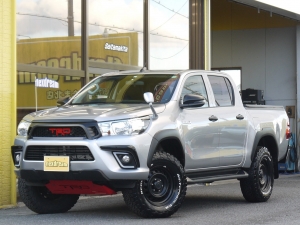 ハイラックスTRD　トノカバー　