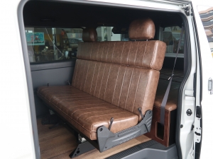 ハイエースバン４ＷＤ　内装架装ＦＤ－ＢＯＸ Ｖ０９