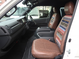 ハイエースバン４ＷＤ　内装架装ＦＤ－ＢＯＸ Ｖ０９