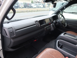 ハイエースバン４ＷＤ　内装架装ＦＤ－ＢＯＸ Ｖ０９