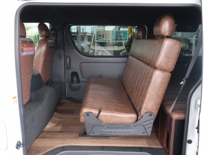 ハイエースバン４ＷＤ　内装架装ＦＤ－ＢＯＸ Ｖ０９