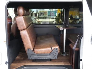 ハイエースバン４ＷＤ　内装架装ＦＤ－ＢＯＸ Ｖ０９