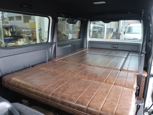 ハイエースバン４ＷＤ　内装架装ＦＤ－ＢＯＸ Ｖ０９