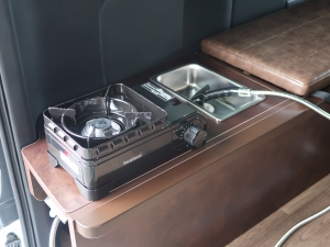 ハイエースバン４ＷＤ　内装架装ＦＤ－ＢＯＸ Ｖ０９
