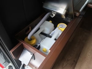 ハイエースバン４ＷＤ　内装架装ＦＤ－ＢＯＸ Ｖ０９