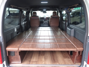 ハイエースＶ４ＷＤ　内装架装ＦＤ－ＢＯＸ Ｖ０９