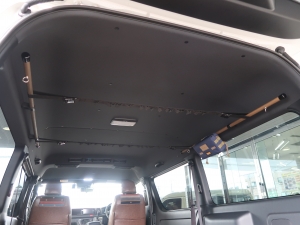 ハイエースバン４ＷＤ　内装架装ＦＤ－ＢＯＸ Ｖ０９
