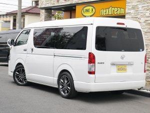 ハイエースワゴン4型新車　10人乗６AT　前向き９名乗車　内装カスタム　ＲＥＶＯシート
