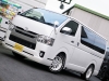 ハイエースバン4型新車　３０００ディーゼルターボ２ＷＤ　ダークプライム