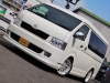 ハイエースワゴンレガンスフルエアロ　１９アルミ　ベッドキット
