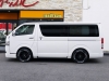 ハイエースバン4型新車　３０００ディーゼルターボ４ＷＤ　ダークプライム　３列シート８人乗り