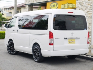 ハイエースワゴン4型新車　10人乗６AT　４ＷＤ