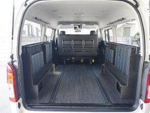 ハイエースワゴン4型新車　10人乗６AT　４ＷＤ