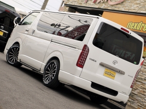 ハイエースバン4型新車 ３０００ディーゼルターボ４ｗｄ ダークプライム カスタムカーギャラリー車両詳細 フレックス ドリーム