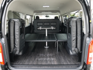ハイエースワゴン4型新車　10人乗６AT　前向き９名乗車　内装カスタム　ＲＥＶＯシート