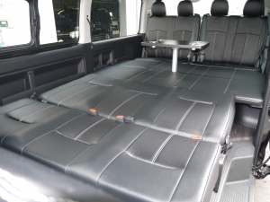 ハイエースワゴン4型新車　10人乗６AT　前向き９名乗車　内装カスタム　ＲＥＶＯシート