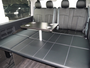 ハイエースワゴン4型新車　10人乗６AT　前向き９名乗車　内装カスタム　ＲＥＶＯシート
