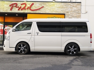 ハイエースワゴン4型新車　10人乗６AT　