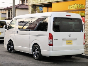 ハイエースワゴン4型新車　10人乗６AT　