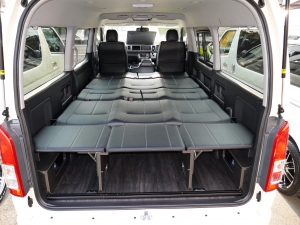 ハイエースワゴン4型新車　10人乗６AT　