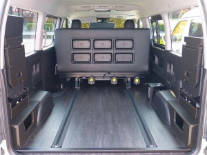 ハイエースワゴン4型新車　10人乗６AT　