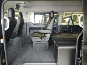 ハイエースワゴン4型新車４ＷＤ　６AT　
