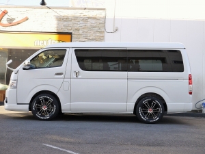 ハイエースワゴン4型新車４ＷＤ　６AT　
