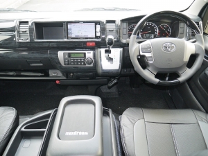 ハイエースワゴン4型新車　10人乗６AT　前向き９名乗車　内装カスタム　ＲＥＶＯシート