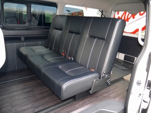 ハイエースワゴン4型新車　10人乗６AT　前向き９名乗車　内装カスタム　ＲＥＶＯシート