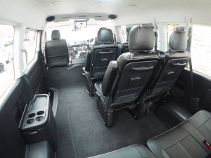 ハイエースワゴン4型新車　10人乗りシーケンシャル６AT　415コブラ