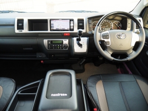 ハイエースワゴン4型新車４ＷＤ　６AT　
