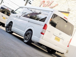 ハイエースワゴン4型新車４ＷＤ　６AT　