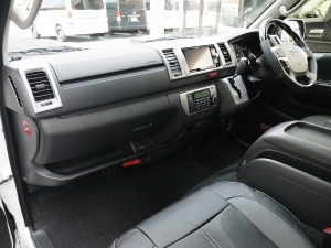 ハイエースバン4型新車　３０００ディーゼルターボ２ＷＤ　