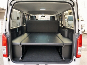 ハイエースバン4型新車　３０００ディーゼルターボ２ＷＤ　