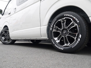 ハイエースバン4型新車　３０００ディーゼルターボ２ＷＤ　