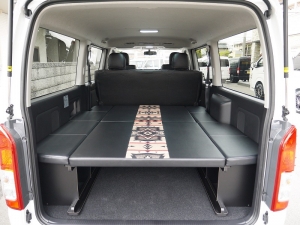 ハイエースバン4型新車　シーケンシャル６AT　