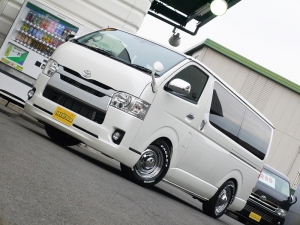 ハイエースバン4型新車　シーケンシャル６AT　