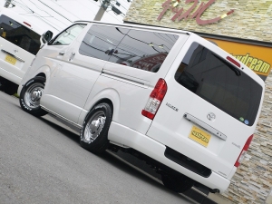 ハイエースバン4型新車　シーケンシャル６AT　