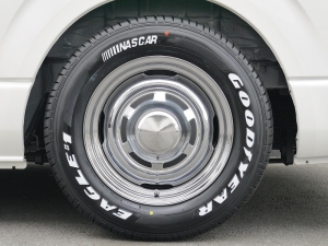 ハイエースバン4型新車　シーケンシャル６AT　