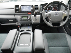 ハイエースバン4型新車　３０００ディーゼルターボ４ＷＤ　ダークプライム