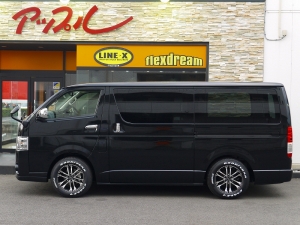ハイエースバン4型新車　３０００ディーゼルターボ４ＷＤ　ダークプライム