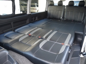 ハイエースワゴン4型新車　10人乗６AT　４ＷＤ