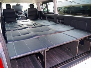 ハイエースワゴン4型新車　10人乗６AT　４ＷＤ