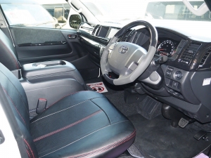 ハイエースワゴン4型新車４ＷＤ　６AT　