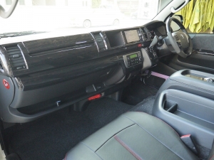 ハイエースワゴン4型新車４ＷＤ　６AT　
