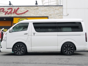 ハイエースワゴン4型新車４ＷＤ　６AT　